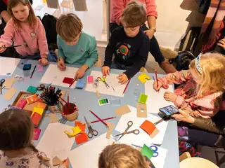 Workshop: Pop-Up-Karten gestalten (8+)