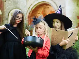 Herbstferien-Basteln - Trinkbarer Hexentrank