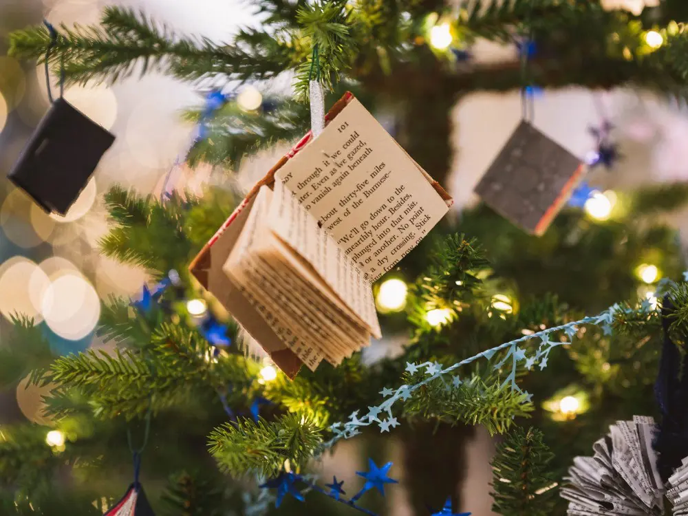 Weihnachtsferien-Basteln: Buchfaltfest — Bibliotheek De Lier, De Lier