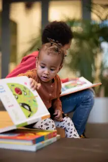 Vorlesen und Spielen für Kleinkinder (1,5-4 Jahre)