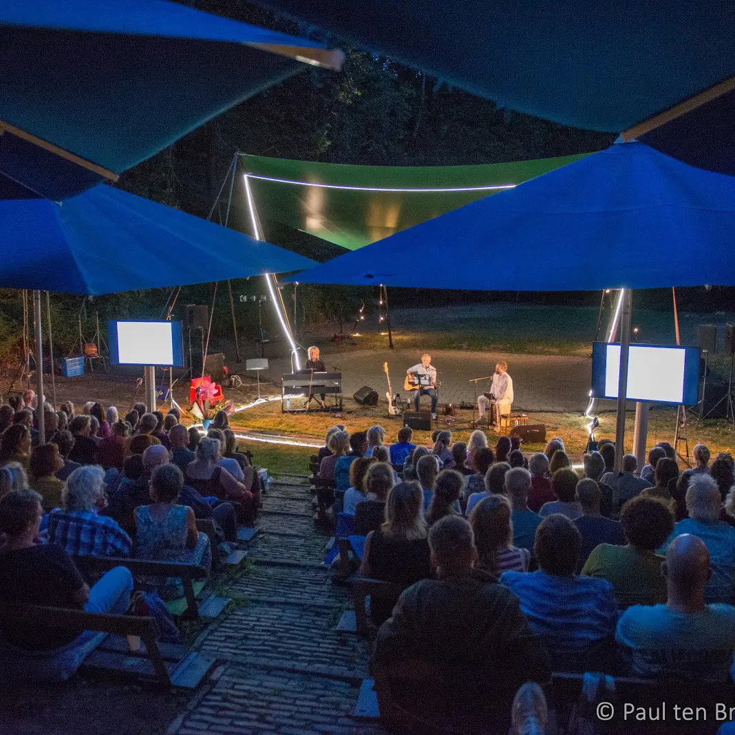 Singen Sie die schönsten Hits beim Kampvuurcafé — Rozendaal, Openluchttheater De Pinkenberg, Velp