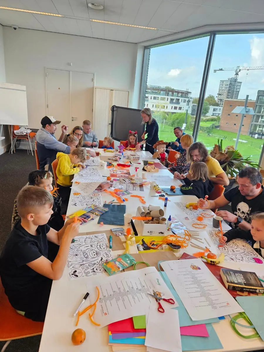 Polnischer Kinderleseclub - Vorlesen und Kunsthandwerk — Bibliotheek Helmond, Helmond