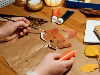 Abenteuer: Herbst-Atelier - Naturcollage 2.0